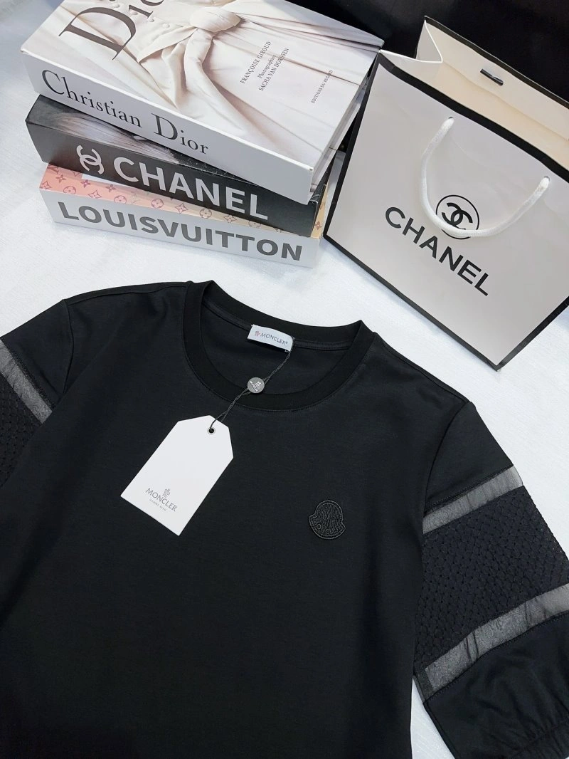 Moncler T-Shirts Premium 139732