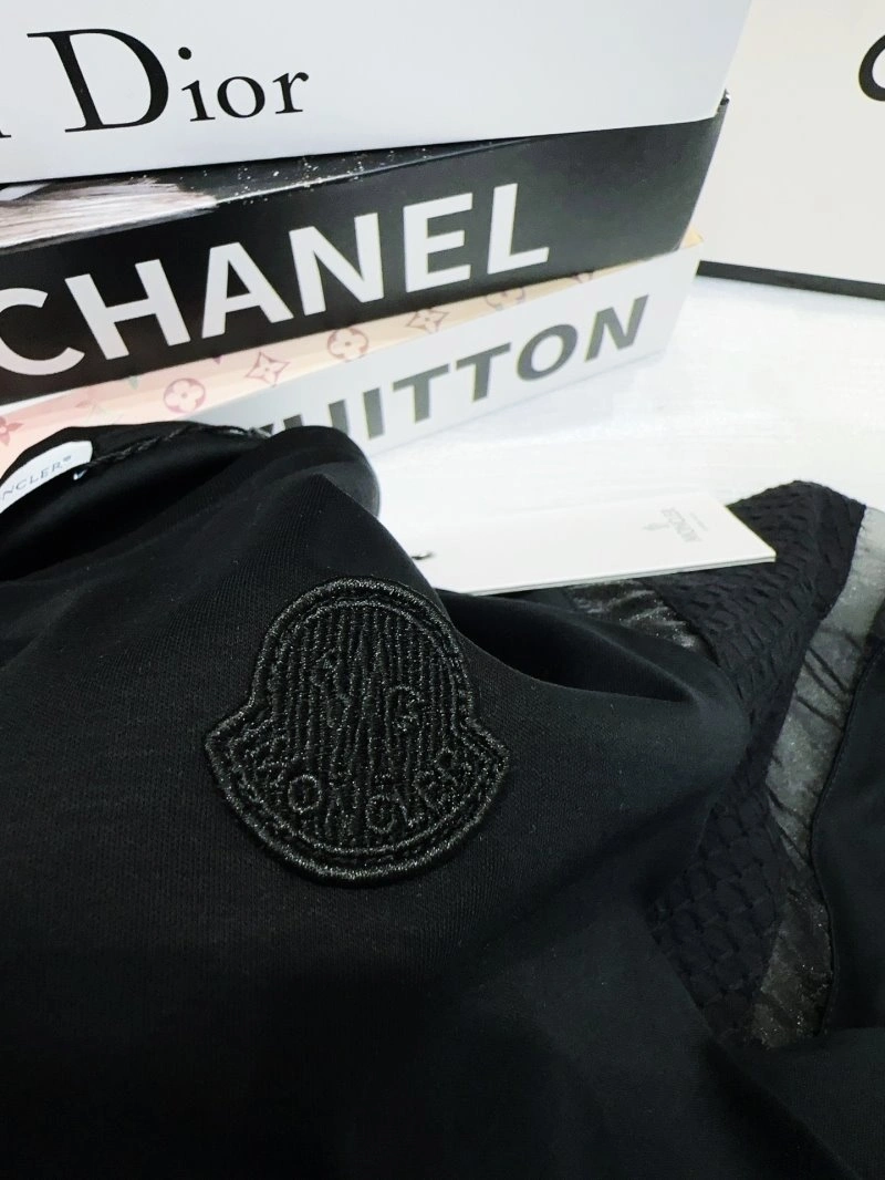 Moncler T-Shirts Premium 139732