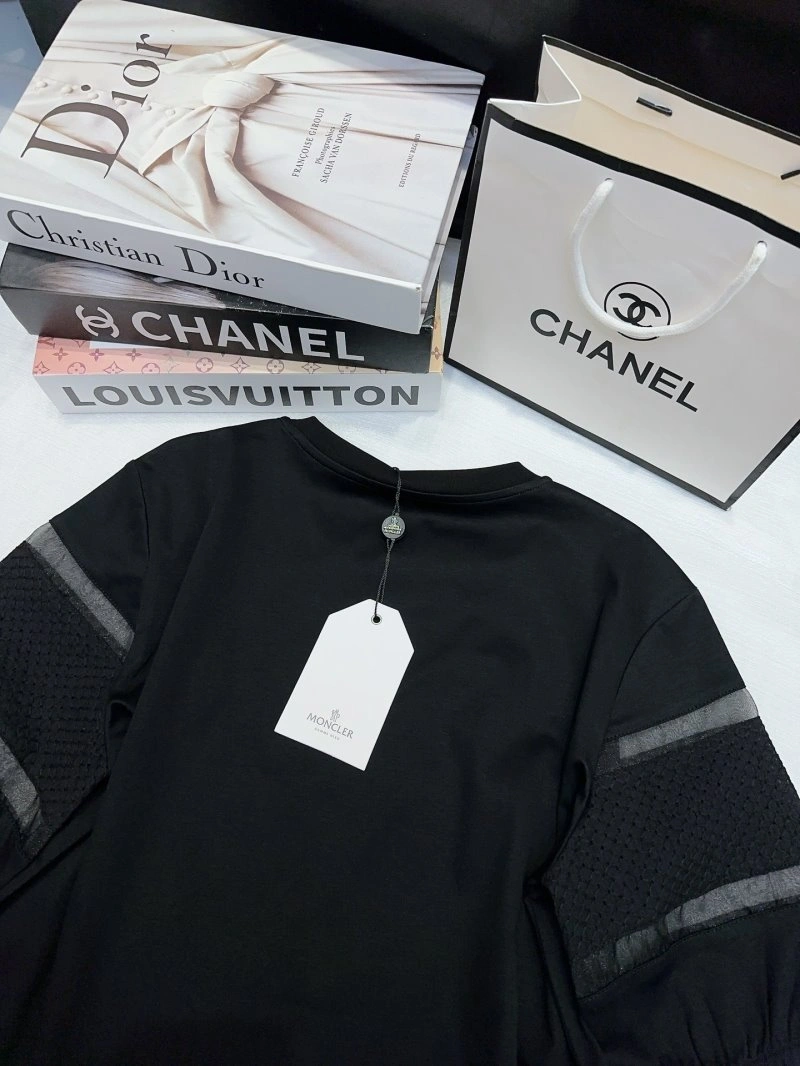 Moncler T-Shirts Premium 139732