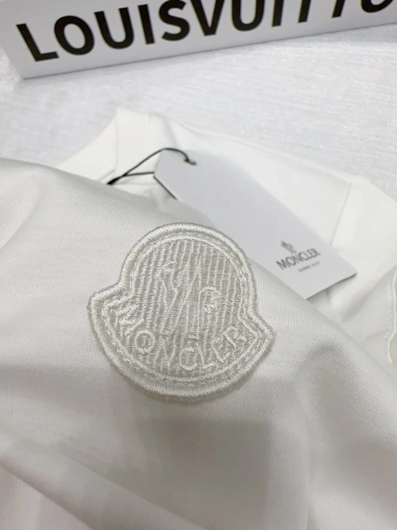 Moncler T-Shirts Popular 139730