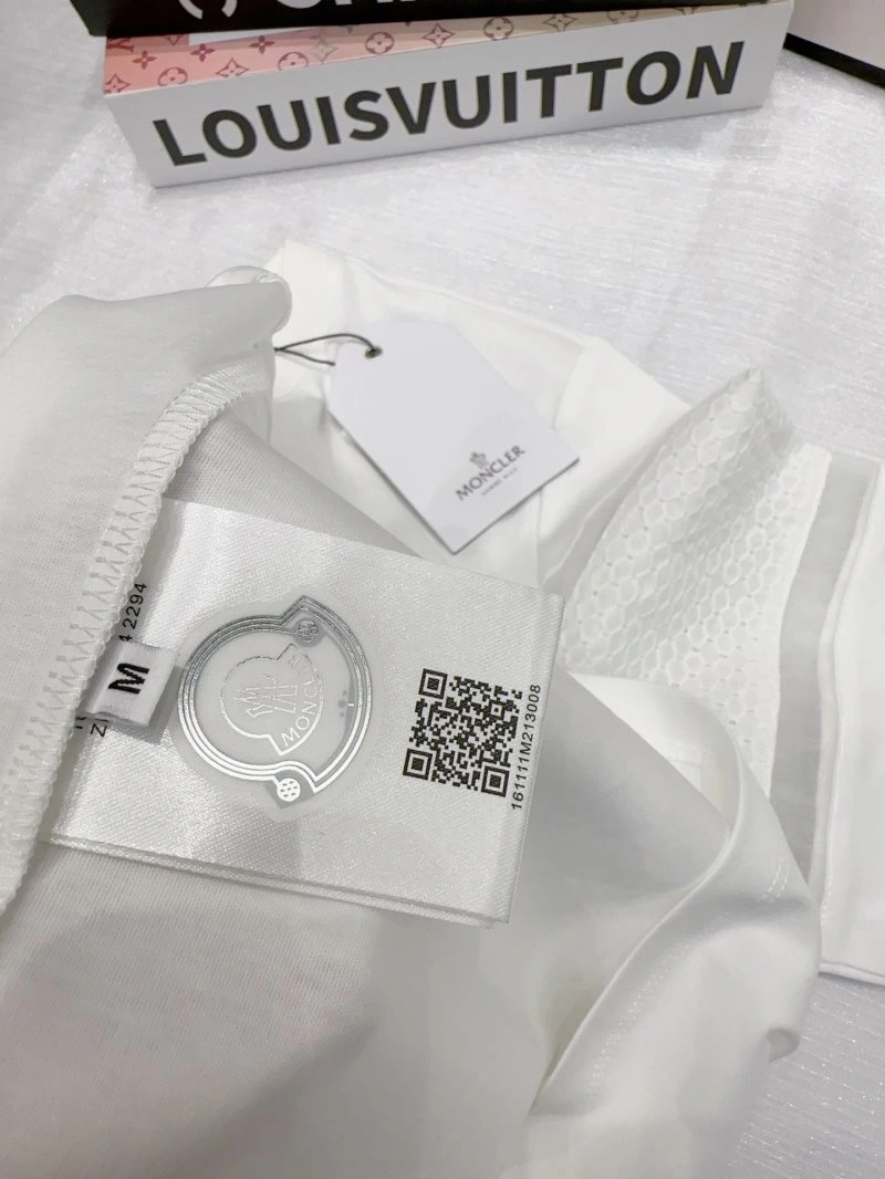 Moncler T-Shirts Popular 139730