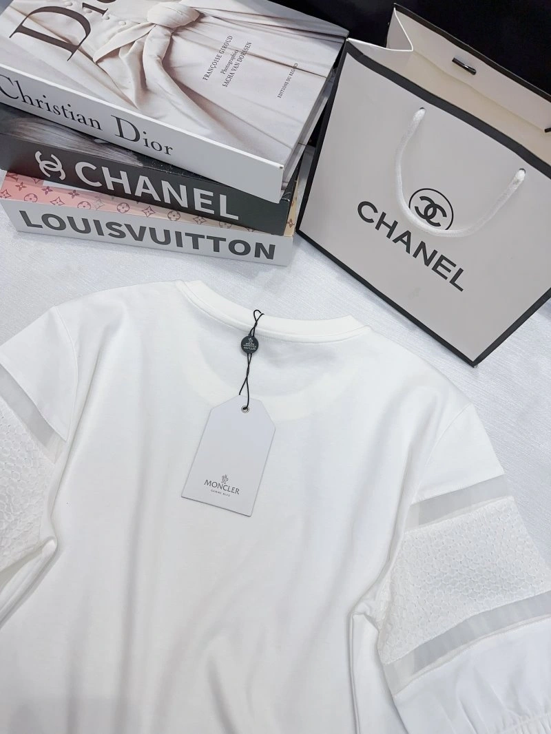 Moncler T-Shirts Popular 139730