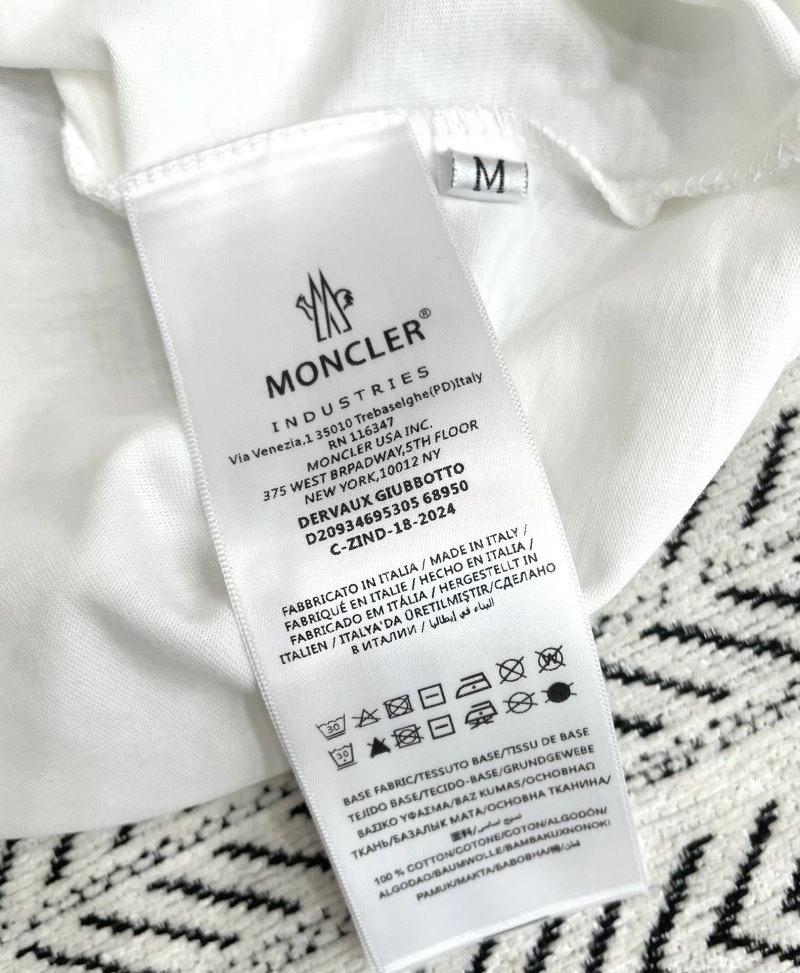 Bold Moncler T-Shirts 139728