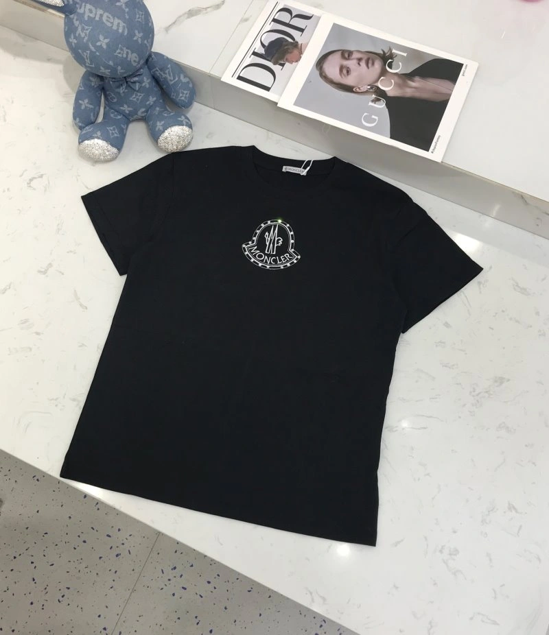Moncler T-Shirts Elegant 139735