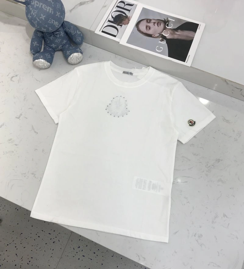 Moncler T-Shirts Elegant 139735