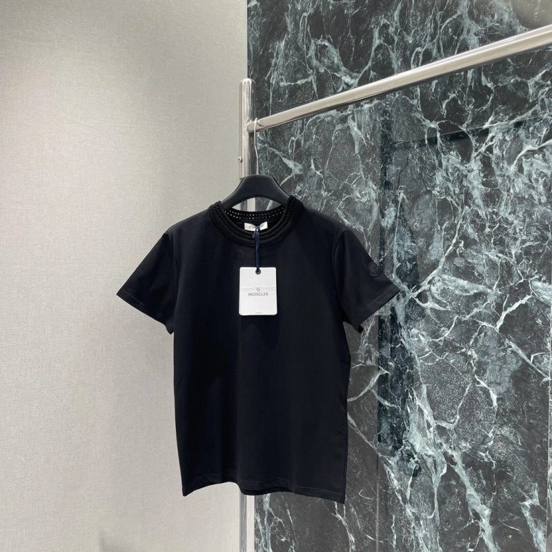 Moncler T-Shirts Vibrant 139721