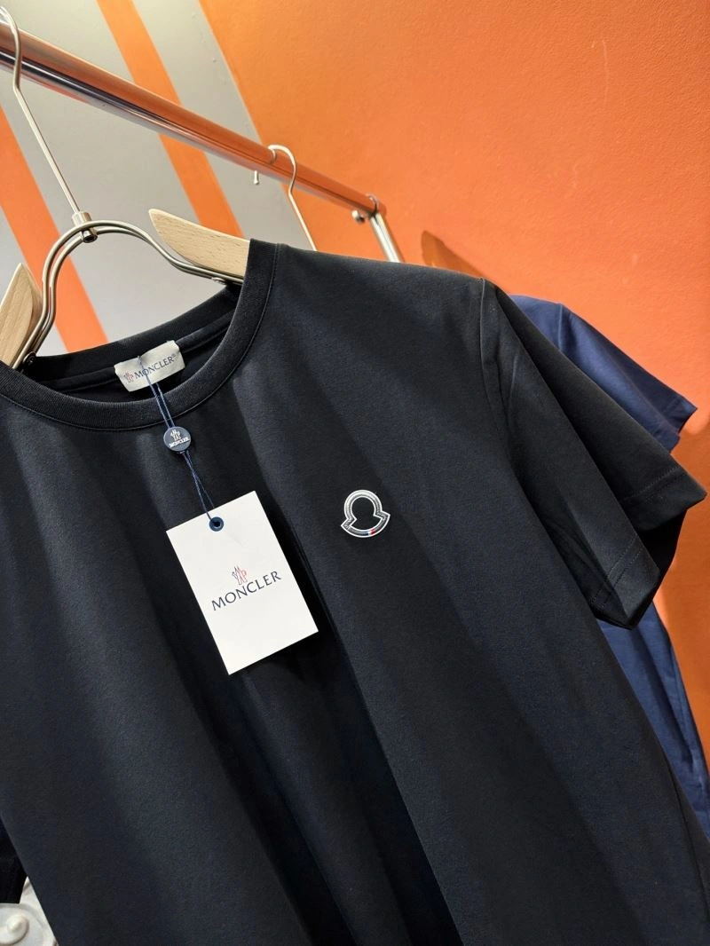 Moncler T-Shirts SunProtective 140573