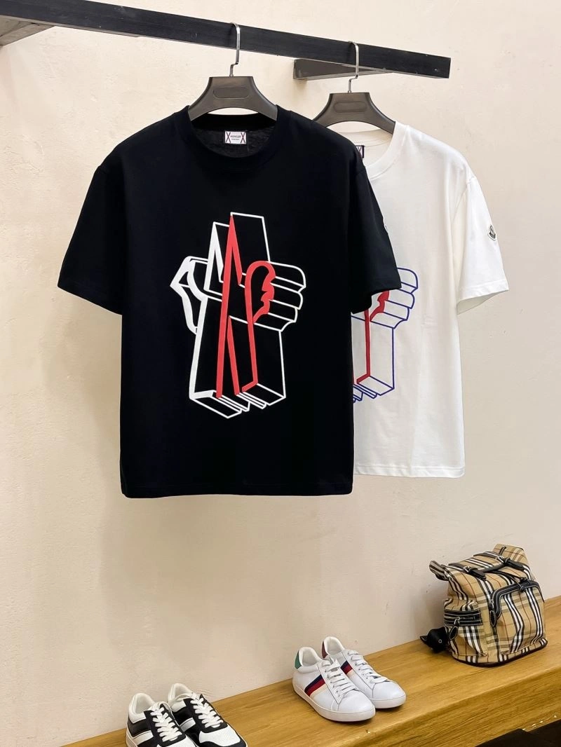 Moncler T-Shirts Resilient 140570