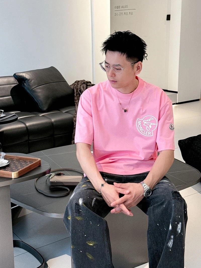 Moncler T-Shirts Supportive 140550