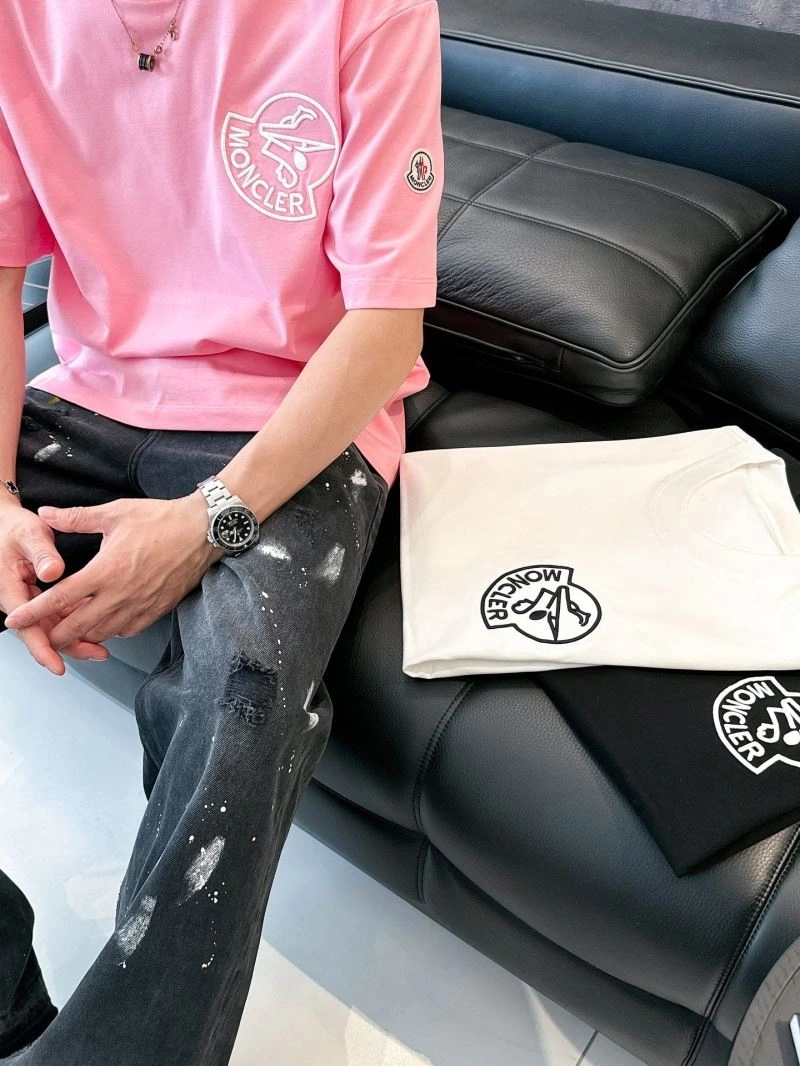 Moncler T-Shirts Supportive 140550