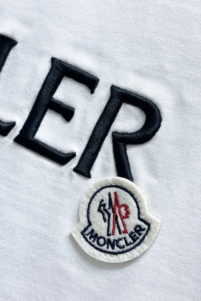 Moncler T-Shirts Minimalist 140553