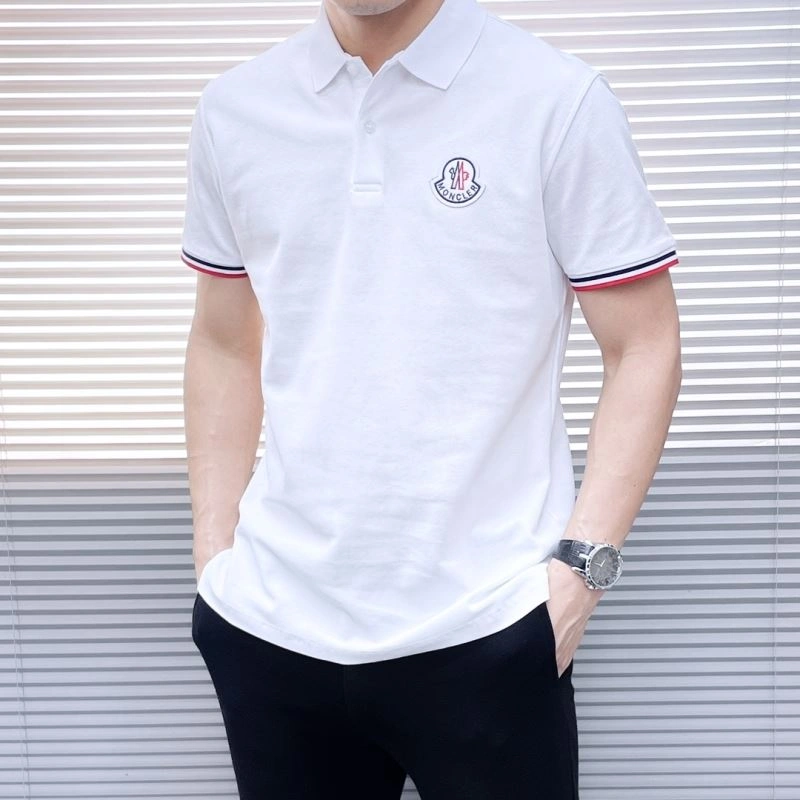 Moncler T-Shirts Snug 140563