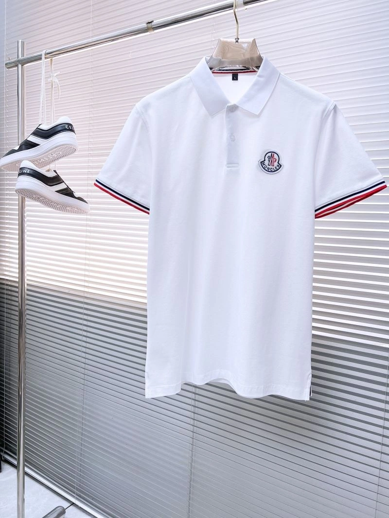 Moncler T-Shirts Snug 140563