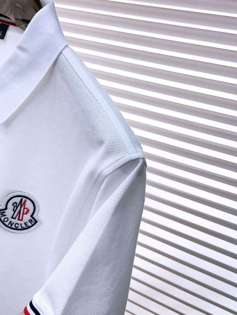 Moncler T-Shirts Snug 140563