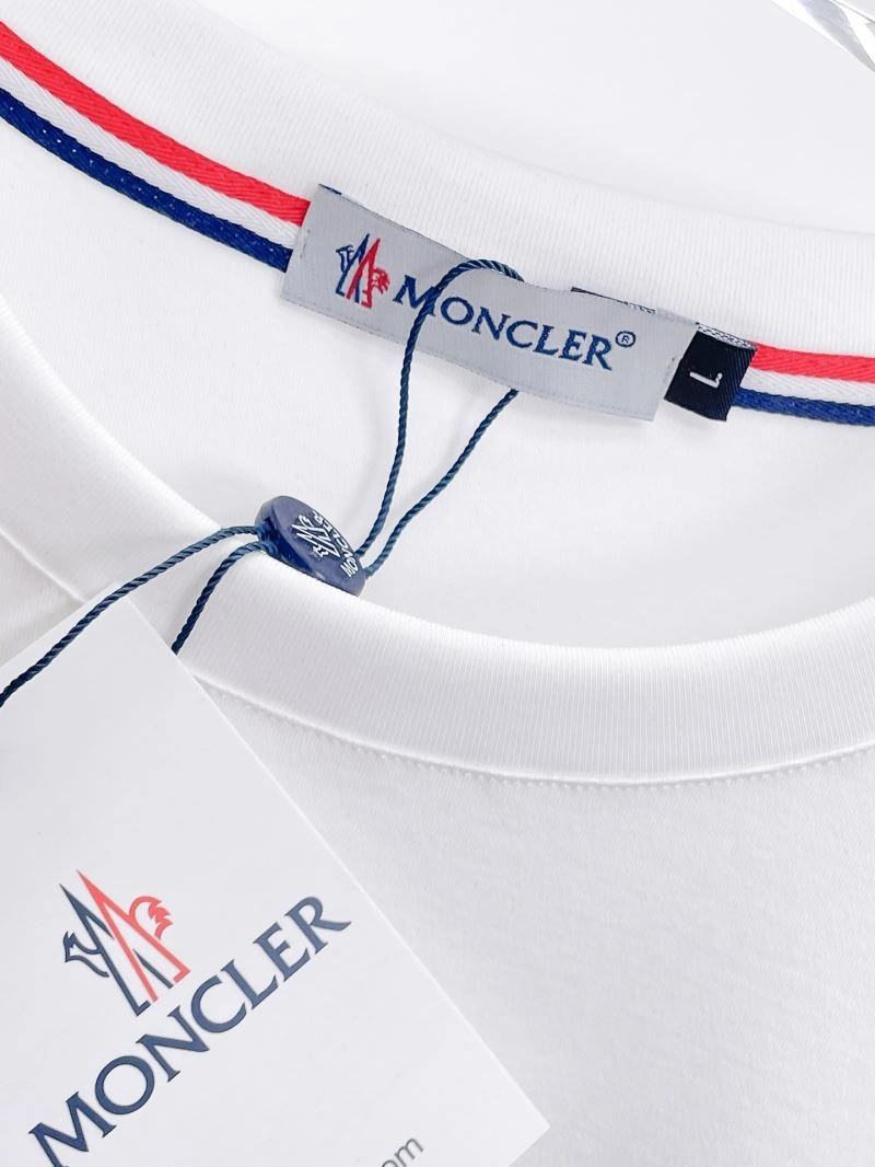 Bold Moncler T-Shirts 140536