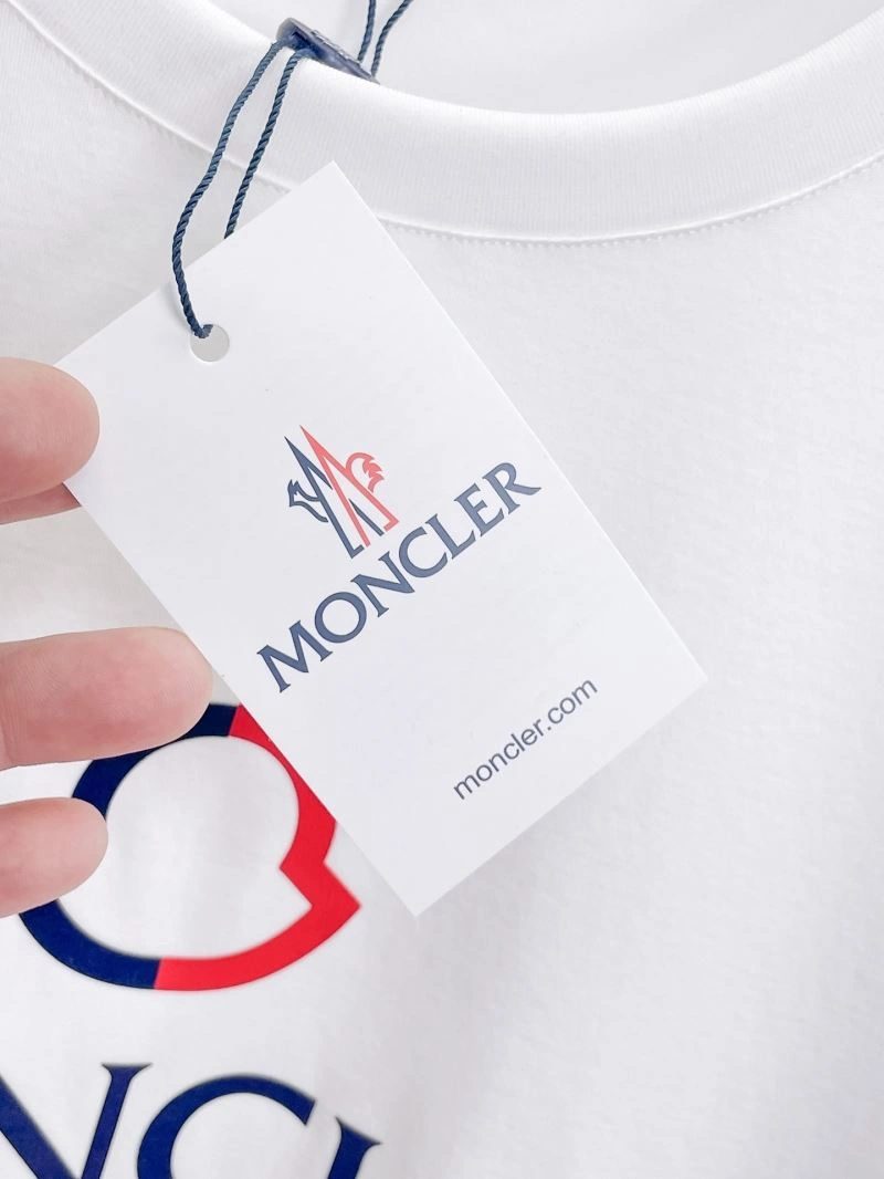 Bold Moncler T-Shirts 140536