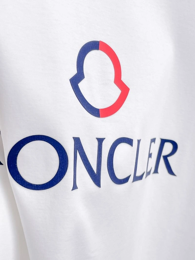 Bold Moncler T-Shirts 140536
