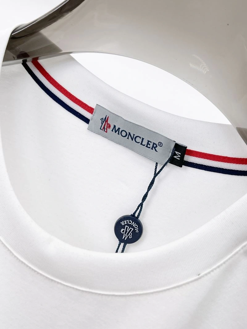 Moncler T-Shirts Comfortable 140539