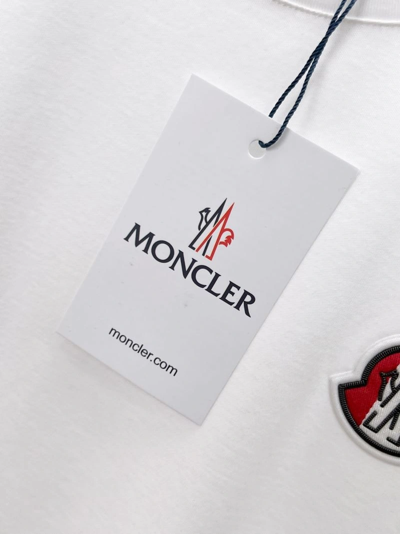 Moncler T-Shirts Comfortable 140539