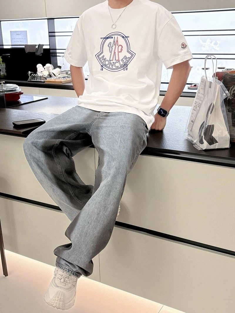 Moncler T-Shirts Vibrant 140498