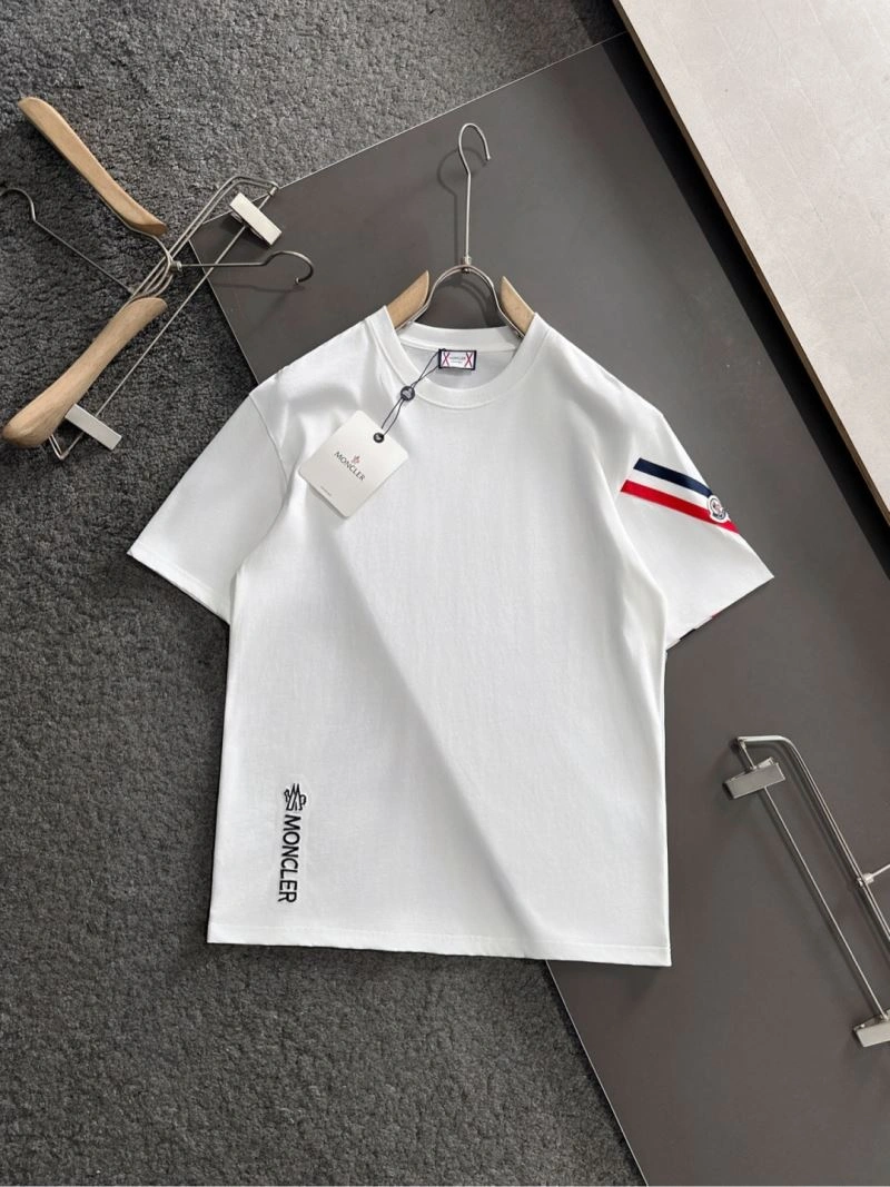 Sleek Moncler T-Shirts 140501