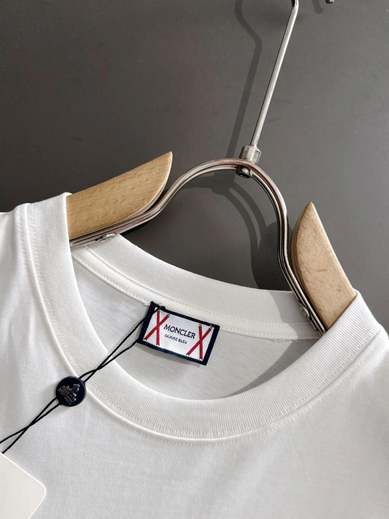 Sleek Moncler T-Shirts 140501