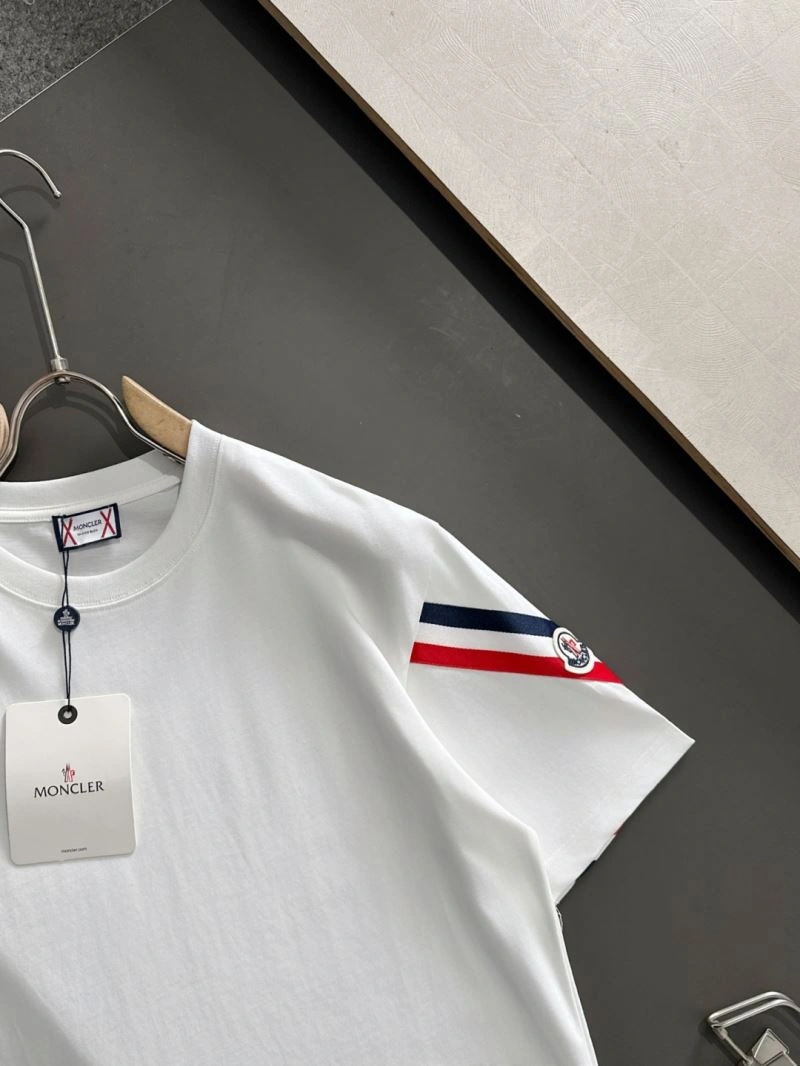 Sleek Moncler T-Shirts 140501