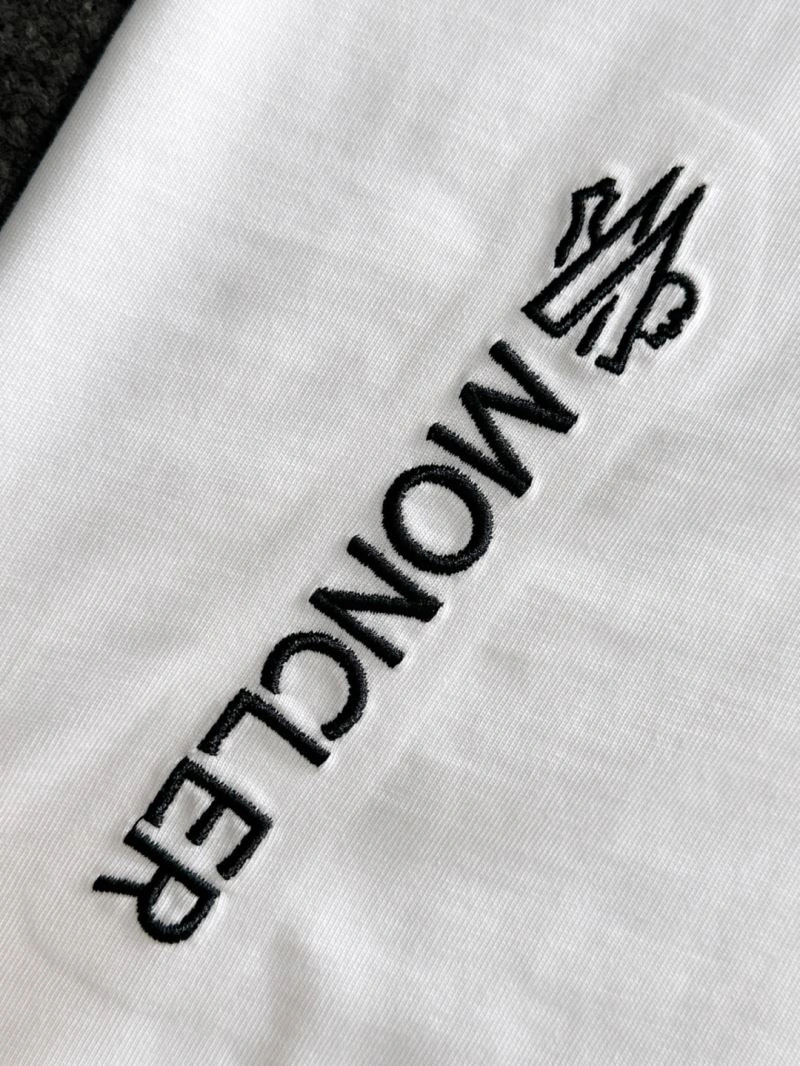 Sleek Moncler T-Shirts 140501