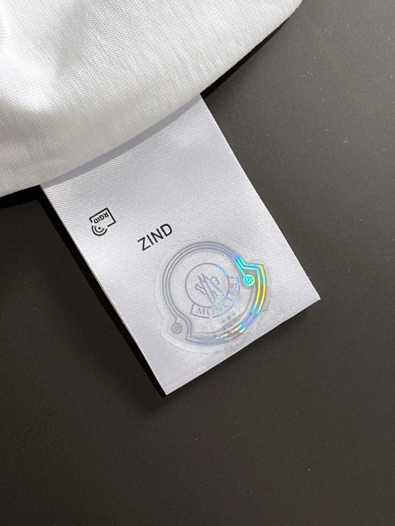 Sleek Moncler T-Shirts 140501