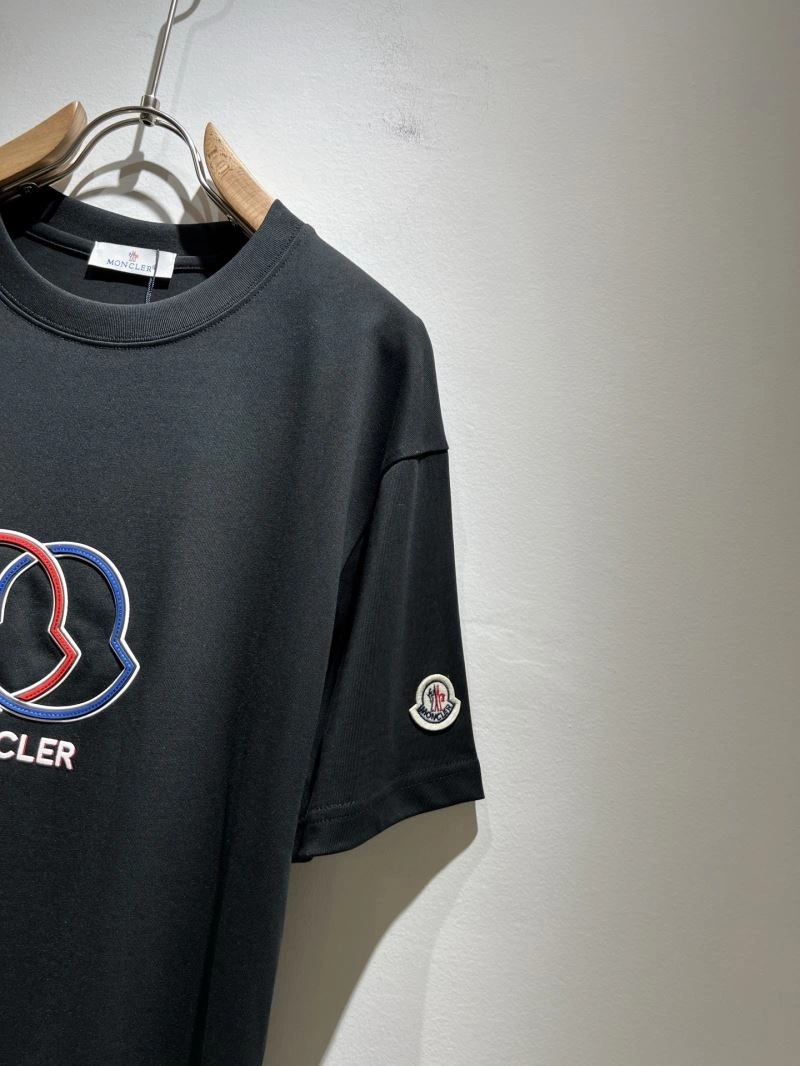 Moncler T-Shirts WaterResistant 140471