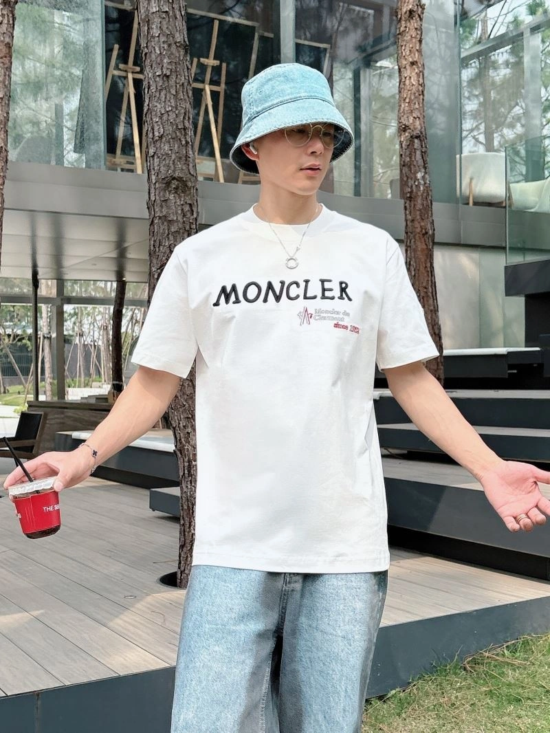 Moncler T-Shirts Unique 140467