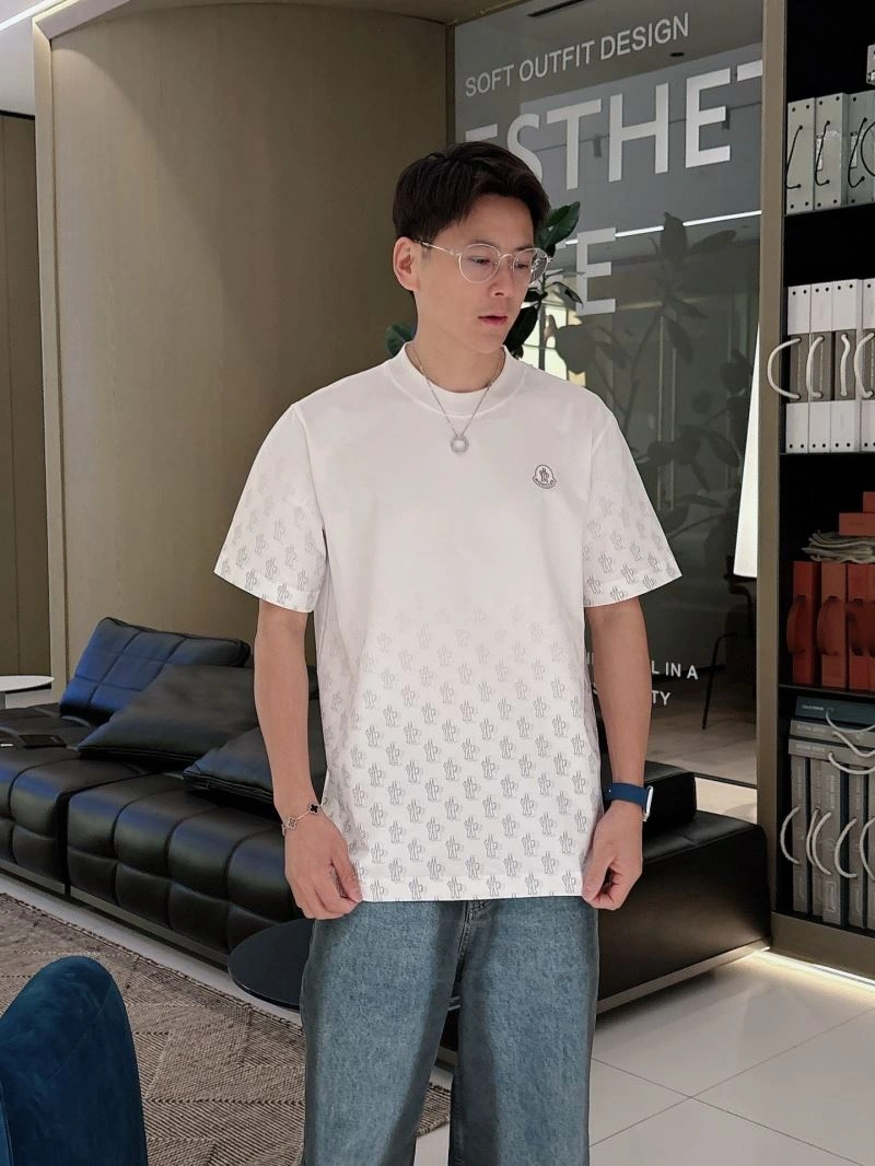 ZipUp Moncler T-Shirts 140468