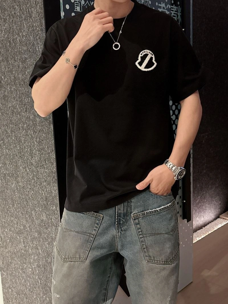 Moncler T-Shirts Premium 140457