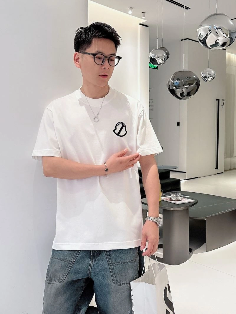 Modern Moncler T-Shirts 140477