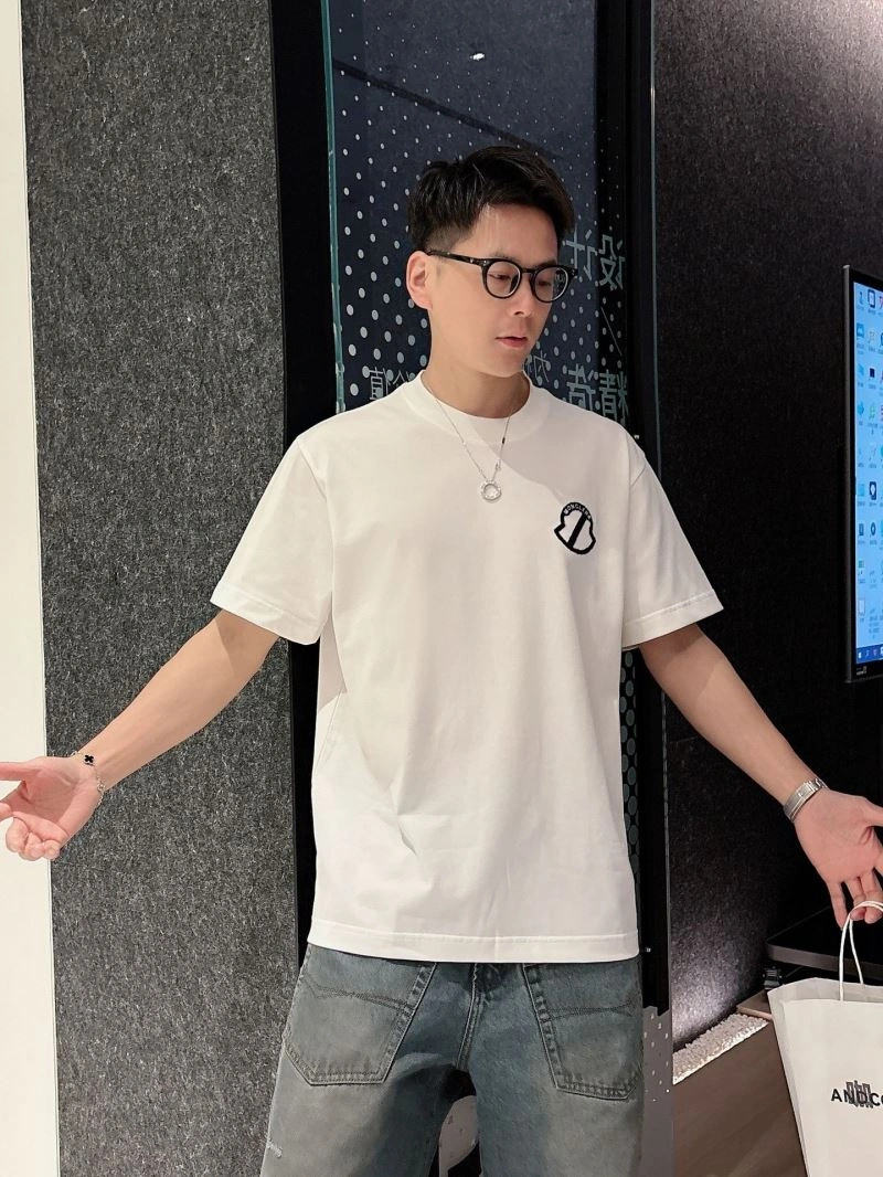 Modern Moncler T-Shirts 140477