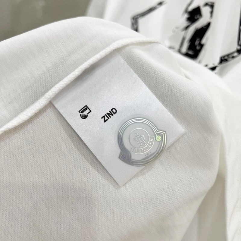 Cozy Moncler T-Shirts 140449