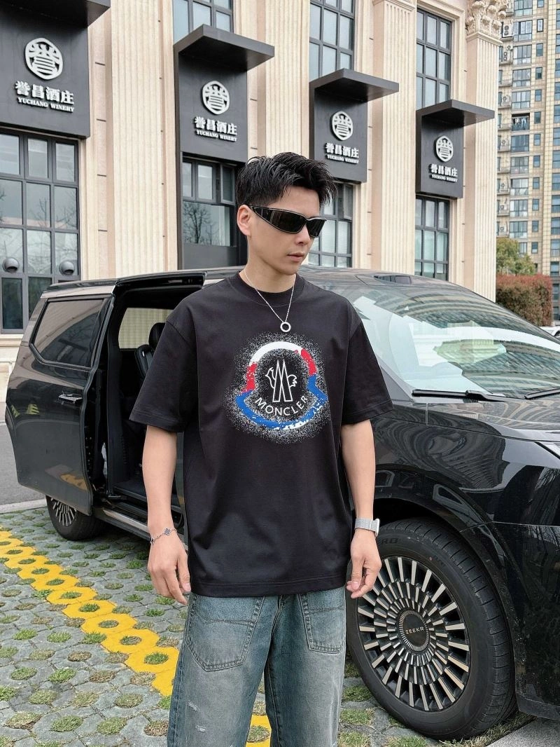 SmoothTexture Moncler T-Shirts 140447