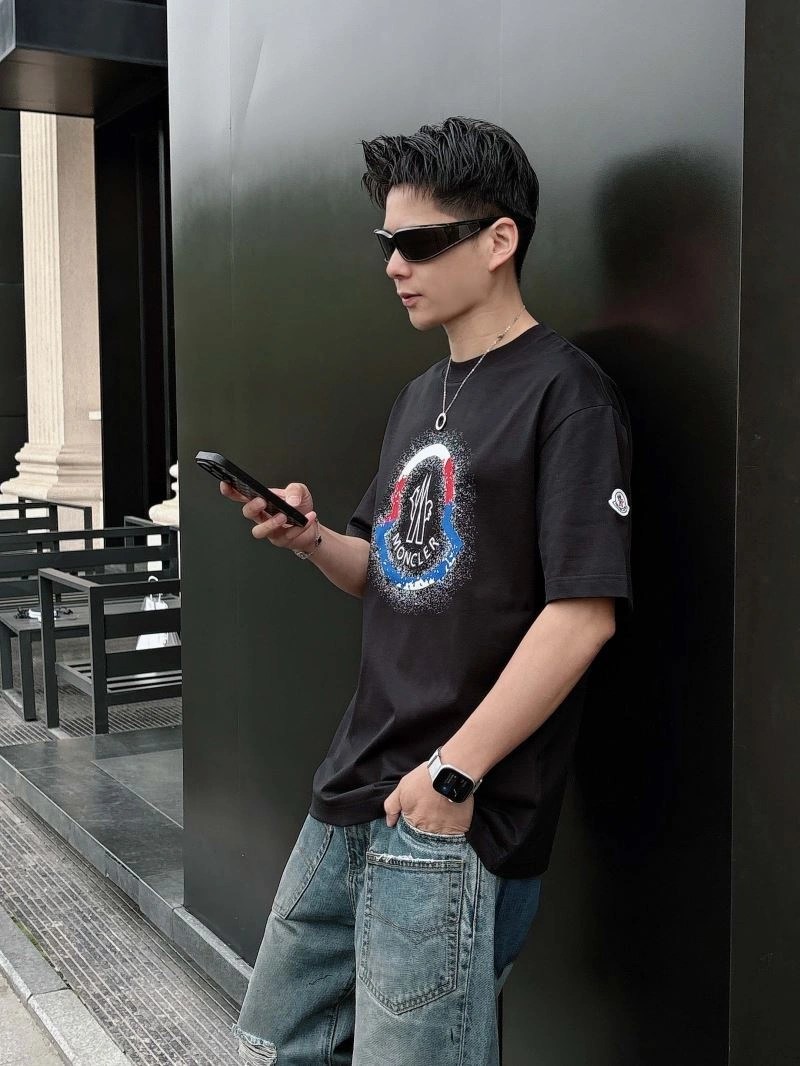 SmoothTexture Moncler T-Shirts 140447