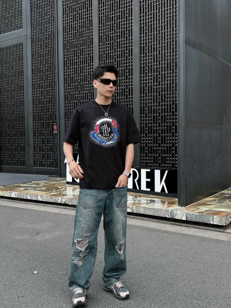 SmoothTexture Moncler T-Shirts 140447
