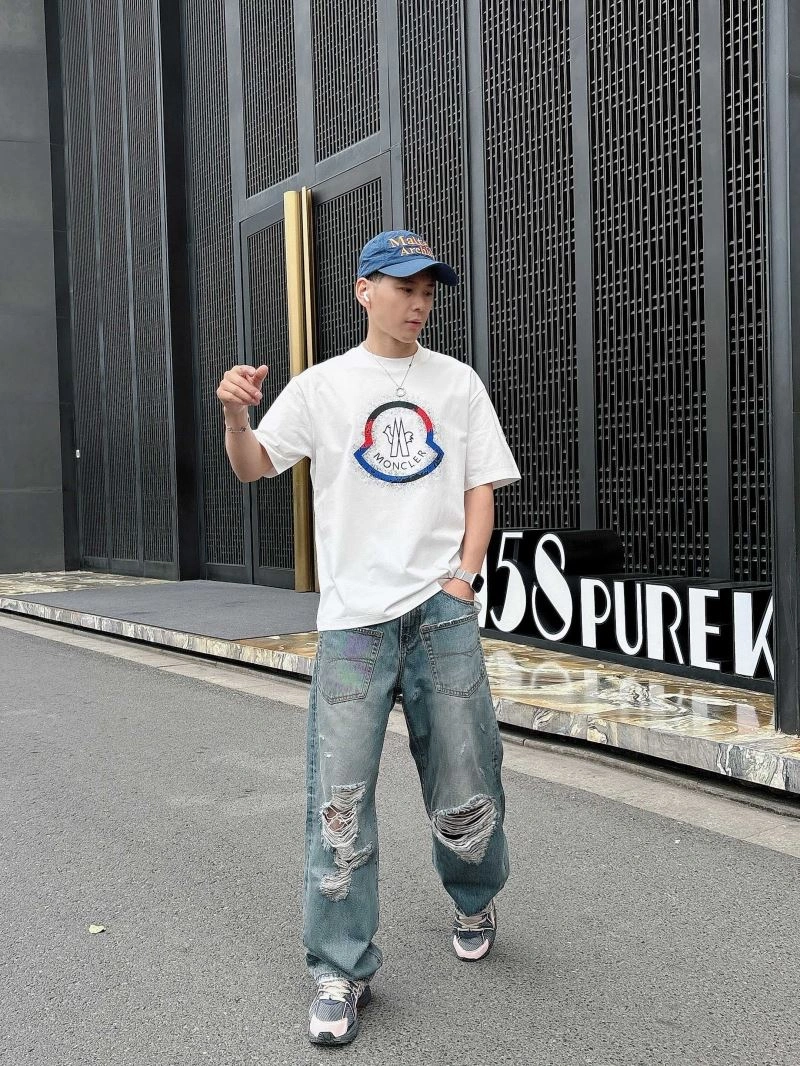 Moncler T-Shirts Trendsetting 140446