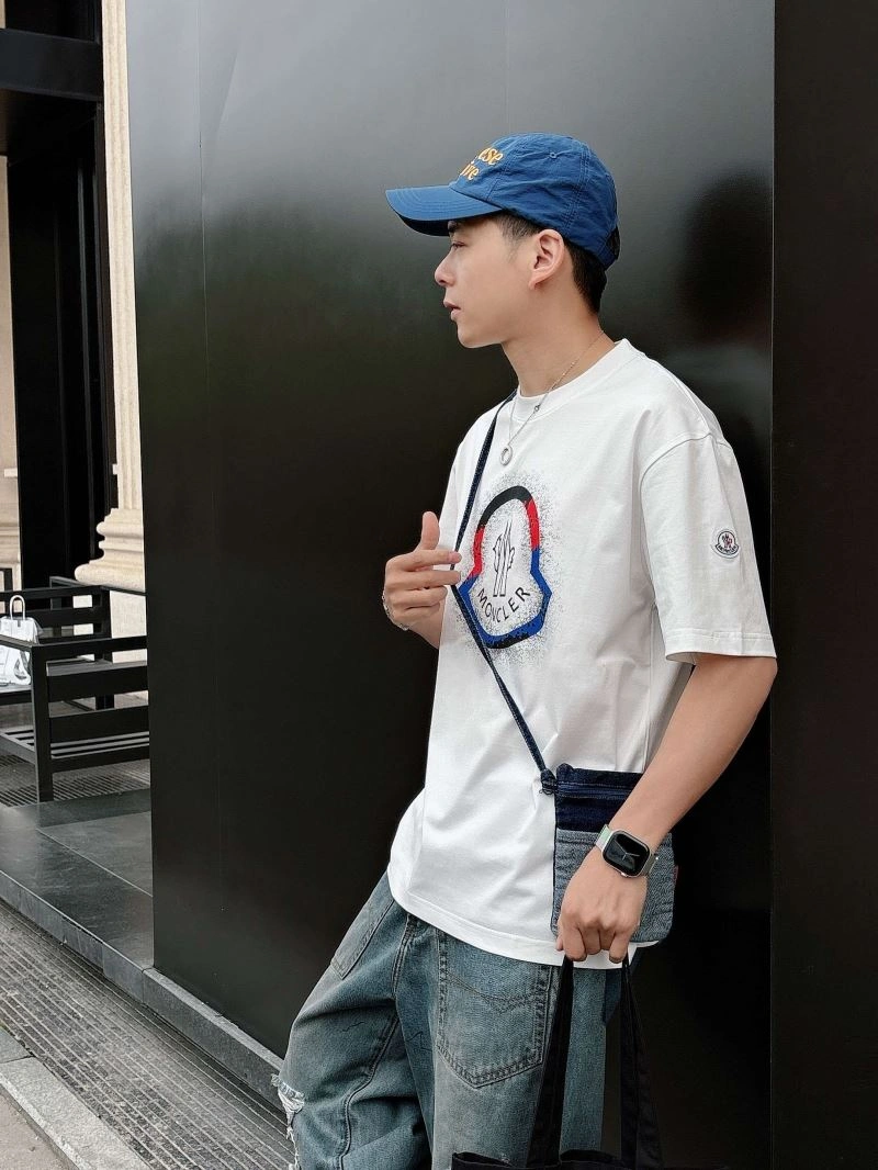 Moncler T-Shirts Trendsetting 140446