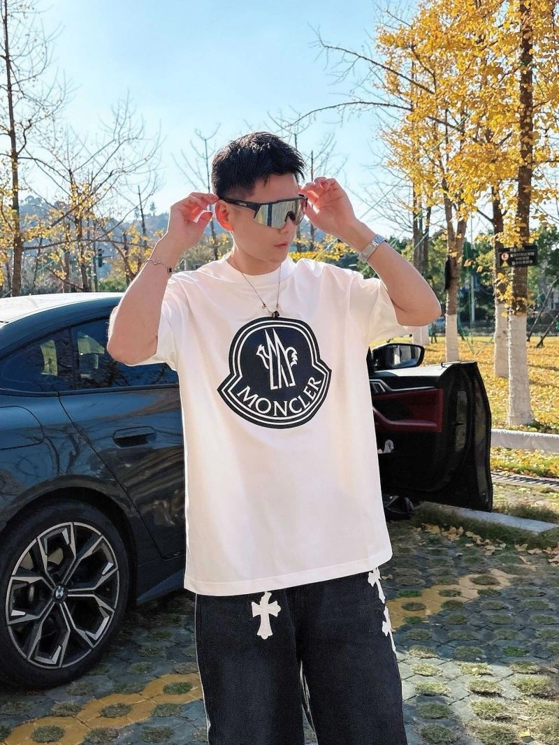 Trendsetting Moncler T-Shirts 140444