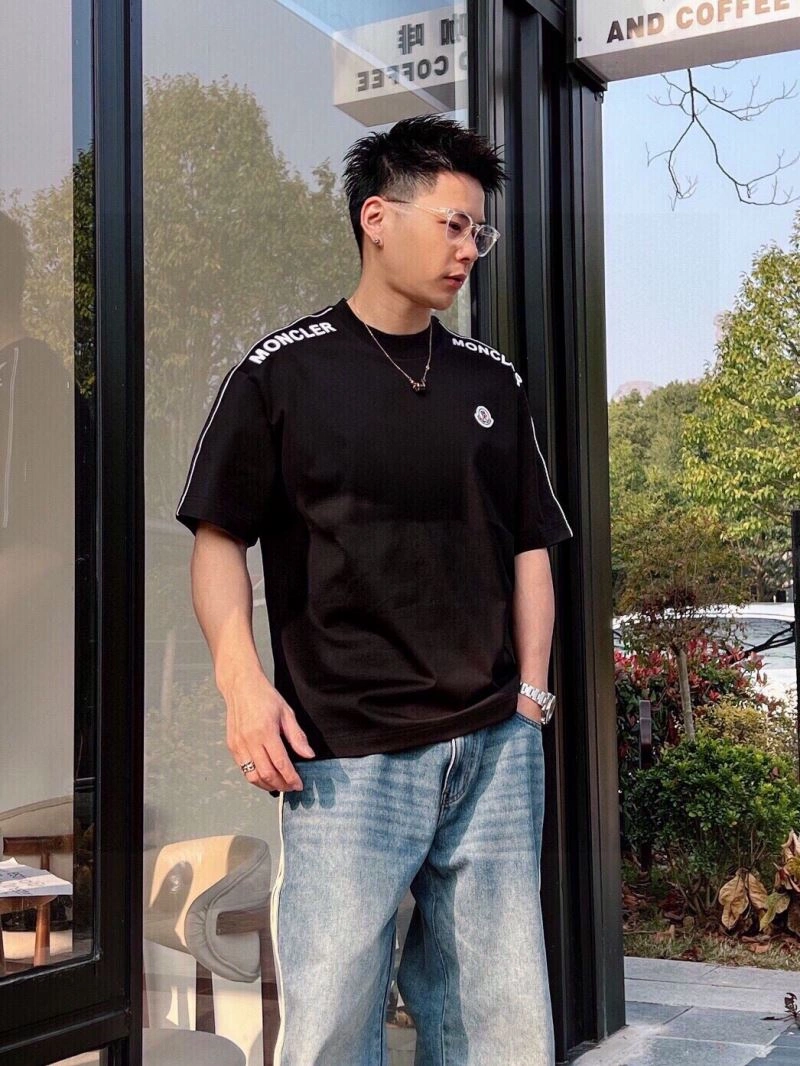 Moncler T-Shirts DailyWear 140434