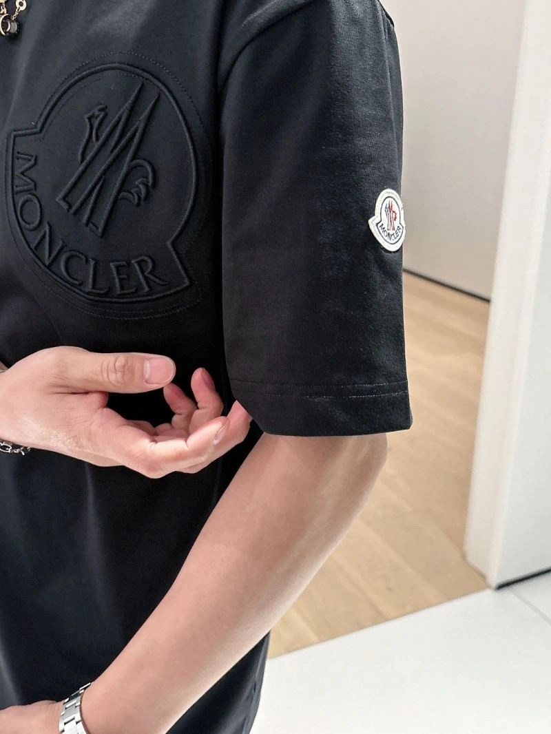 Moncler T-Shirts Stretchable 140438