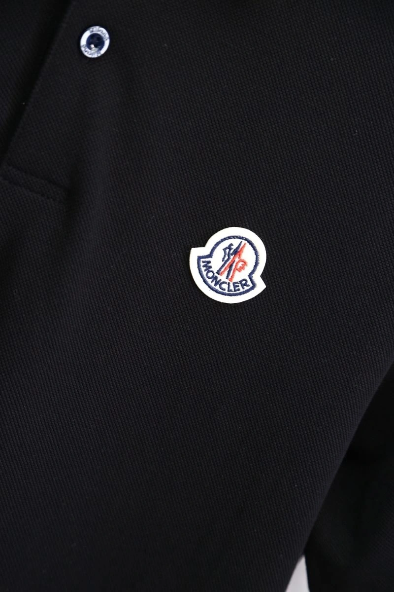 Moncler T-Shirts Comfortable 140432