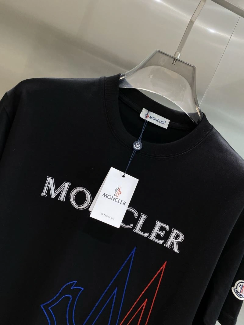 ComfortFit Moncler T-Shirts 140425