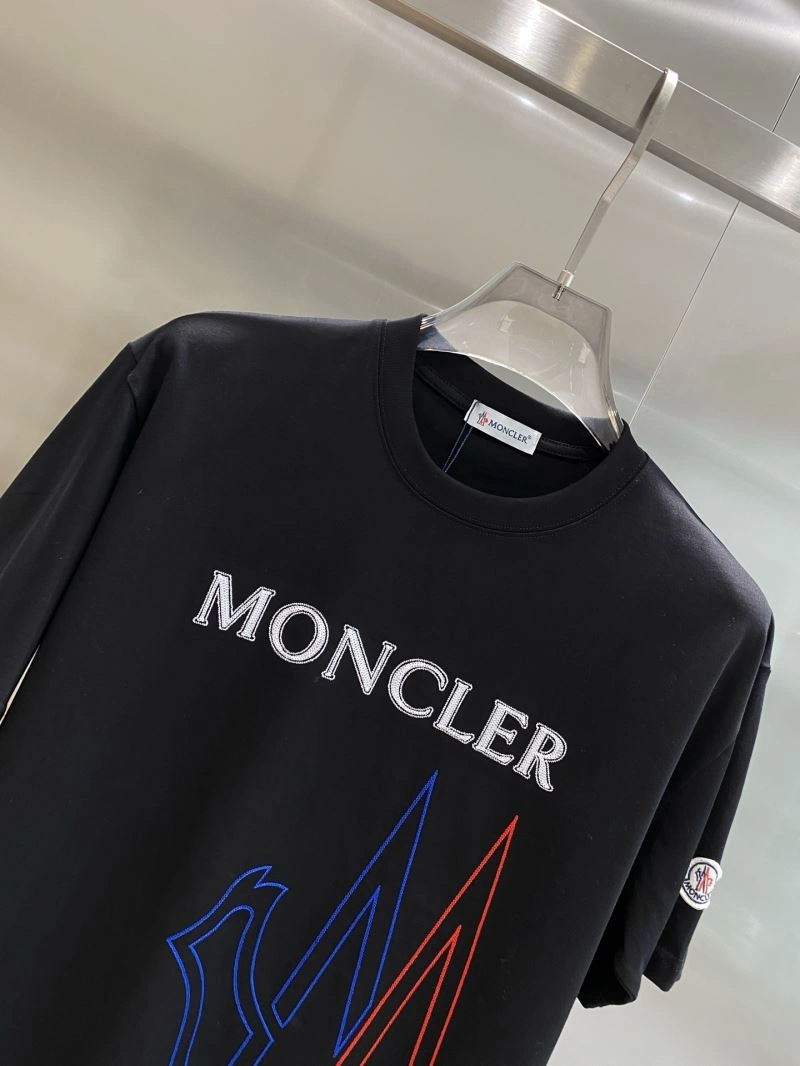 ComfortFit Moncler T-Shirts 140425