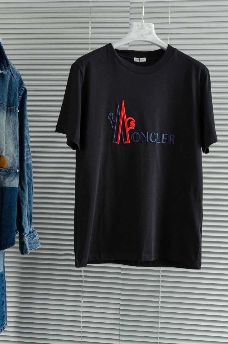 Moncler T-Shirts Breathable 140410