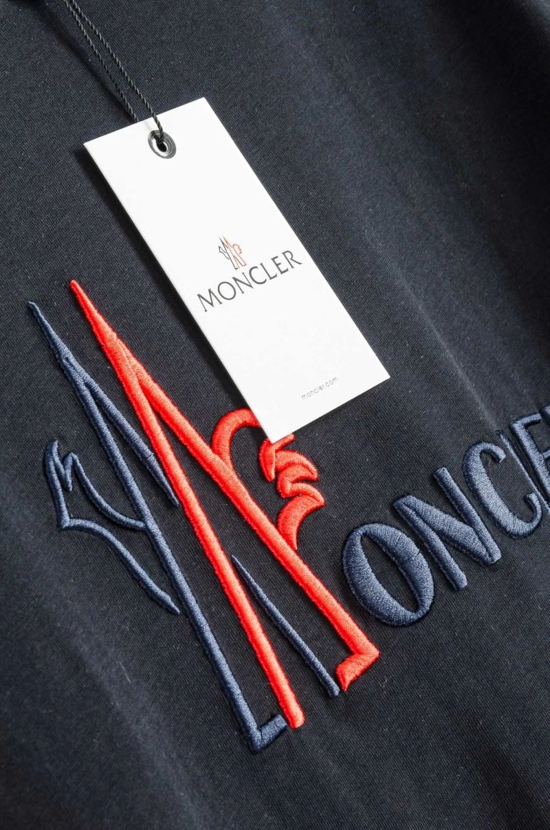 Moncler T-Shirts Breathable 140410