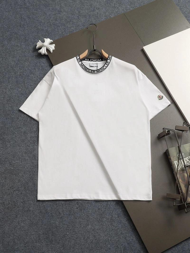 Moncler T-Shirts Stretchable 140384